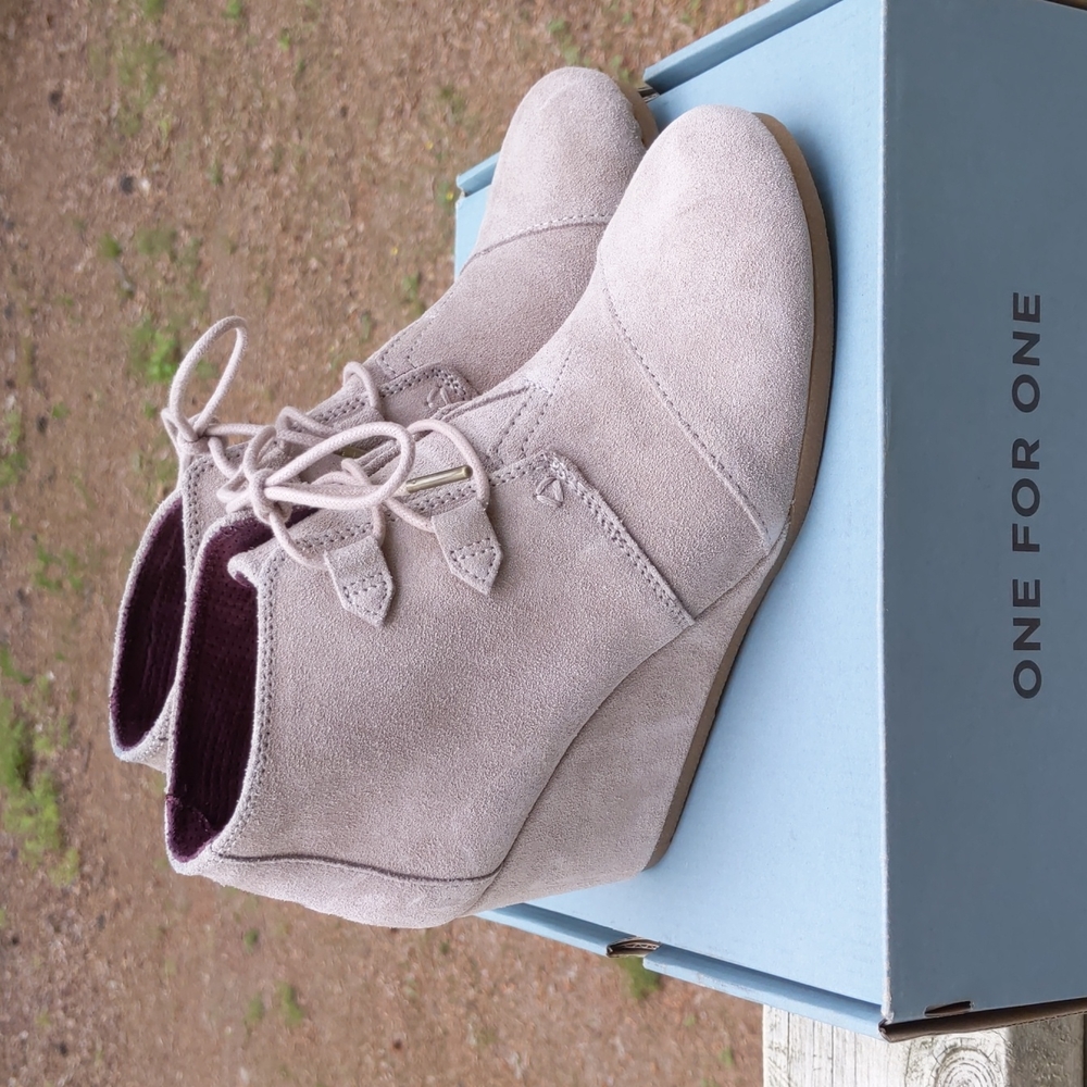 Used Toms Kala Wedge Booties
